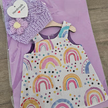 Load image into Gallery viewer, Handmade Premmie Gown &amp; Beanie - 2kg &#39;Girl&#39;