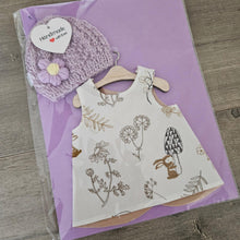 Load image into Gallery viewer, Handmade Premmie Gown &amp; Beanie - 1.2kg &#39;Girl&#39;