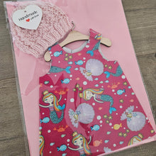Load image into Gallery viewer, Handmade Premmie Gown &amp; Beanie - 2kg &#39;Girl&#39;