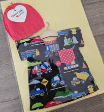 Load image into Gallery viewer, Handmade Premmie Gown &amp; Beanie - 1.2kg &#39;Boy&#39;